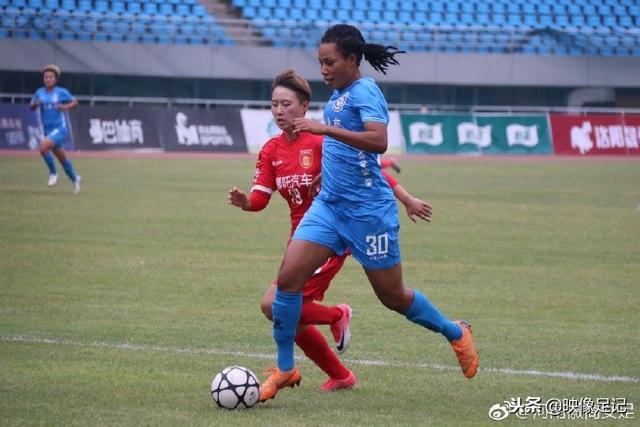 冉珂嘉成为第四位被WNBA选中的中国队球员